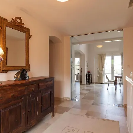 Spacious In Rouzede France With Private Pool Vila *