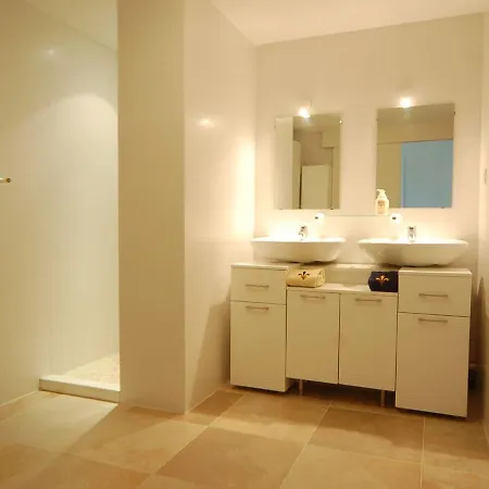 Spacious In Rouzede France With Private Pool Vila *