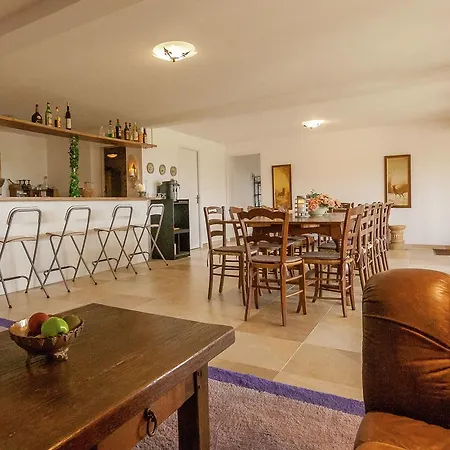Vila Spacious In Rouzede France With Private Pool